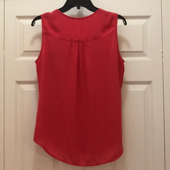 Sleeveless blouse. Orange/dark peach - Picture 2 of 2